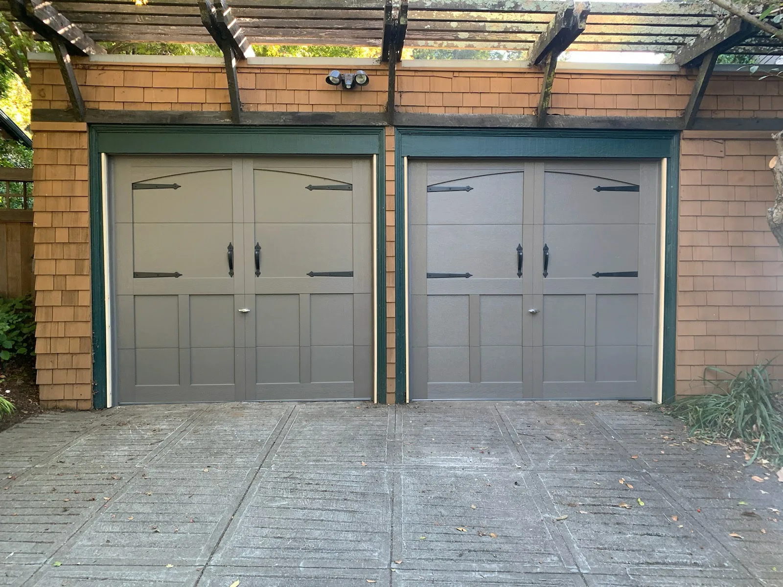 Valiant Garage Door real job photo 42: Gallery Priority 02
