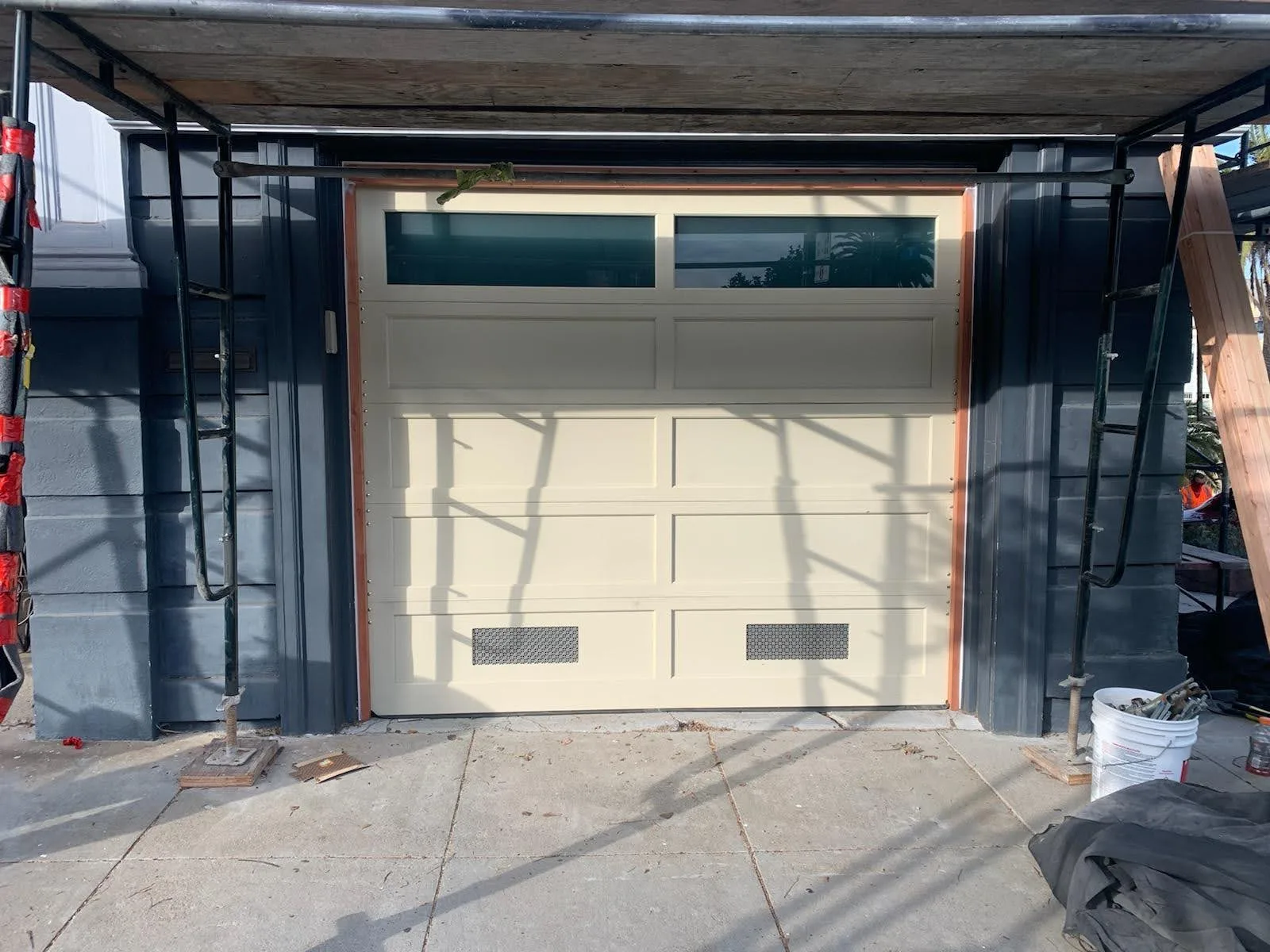 Valiant Garage Door real job photo 46: Valiant Project 02